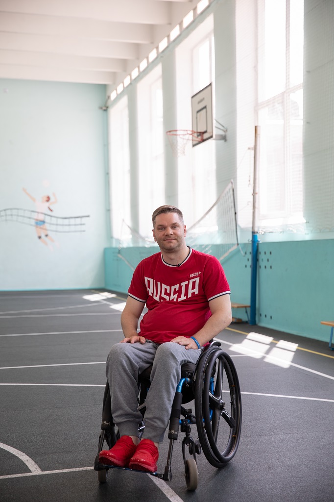 «Урок с чемпионом»: Николай Лукьянов провел для школьников мастер-класс по фехтованию на колясках