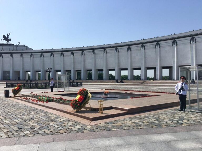 Московские кадеты почтили память погибших в Великой Отечественной войне