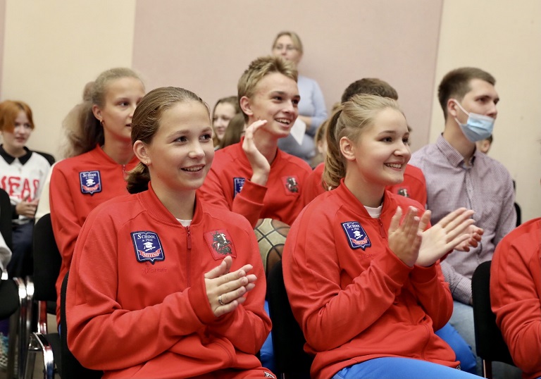 Участники всероссийских школьных соревнований получили свои награды