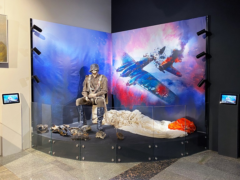 «Ночной таран Виктора Талалихина»: в Москве открылась выставка на основе экспозиции школьного музея