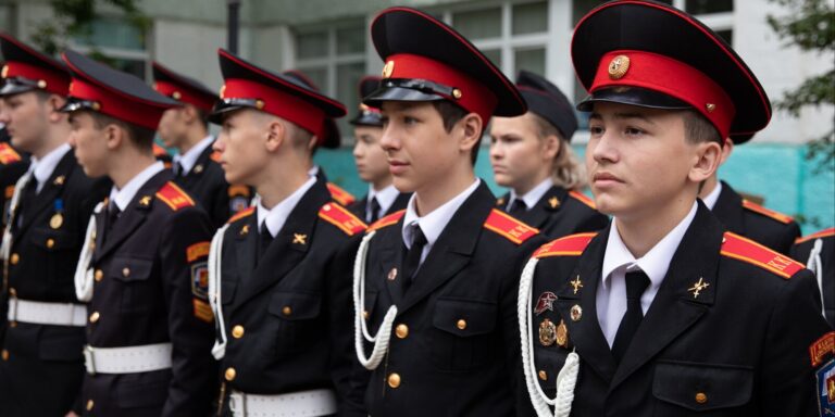 Московские кадеты отметили День исторического парада на Красной площади