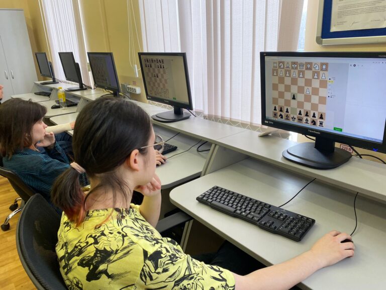 Стали известны победители соревнований по шахматам и шашкам среди студентов колледжей