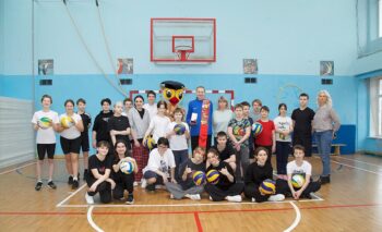 Школьный волейбол: олимпийская чемпионка Марина Кумыш провела мастер-классы для детей
