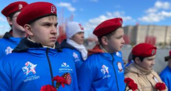 Память поколений: столичные школьники принимают участие в акциях в честь Дня Победы