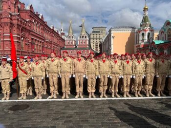 Московские юнармейцы приняли участие в параде Победы