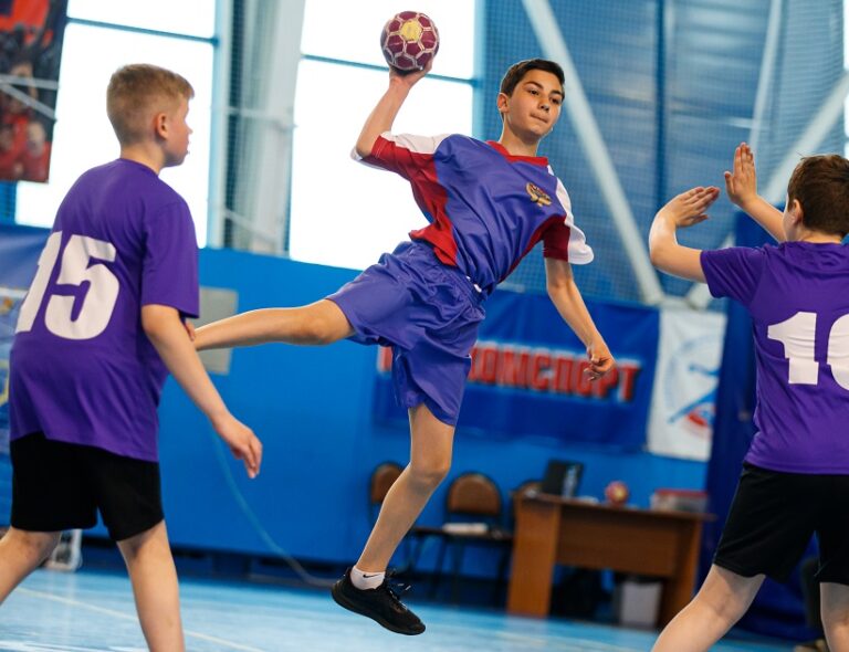 Школьная спортивная лига: в столице прошел турнир по гандболу