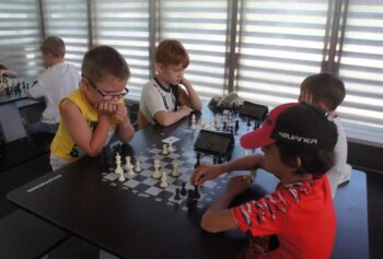 «Шахматный понедельник»: как прошел турнир среди школьников и студентов колледжей