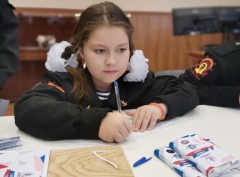 Московские школьники почтили память Андрея Днепровского