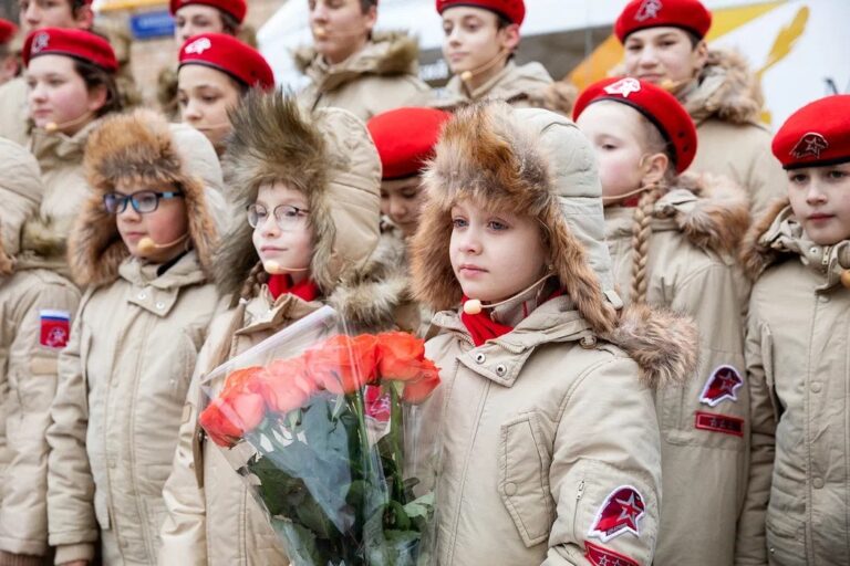 «Профессия — Родину защищать»: столичные школьники примут участие в онлайн-встрече с Героем России