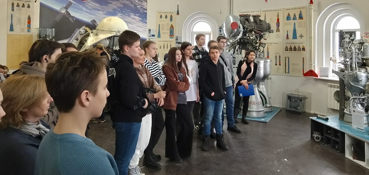Школьники столицы посетили космическую экспозицию политехнического музея «Дедушкин чердак»