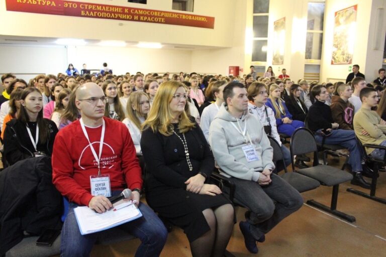 «Школа правовой социализации»: юные москвичи обсудили актуальные проблемы подростков