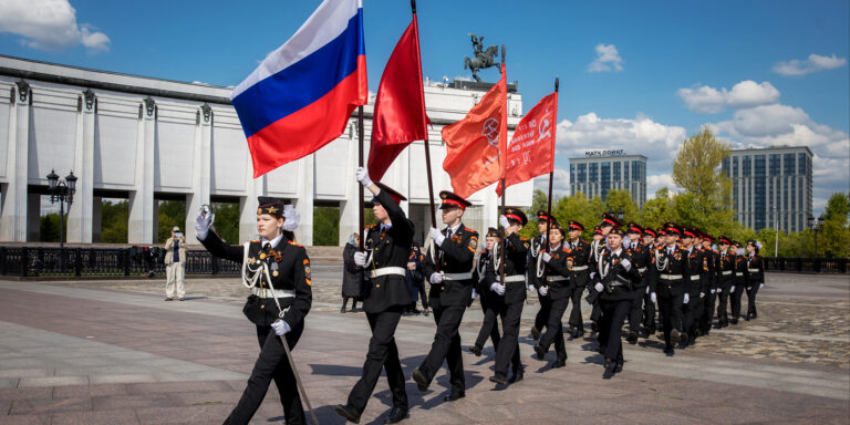 Как московские школьники встретили День Победы