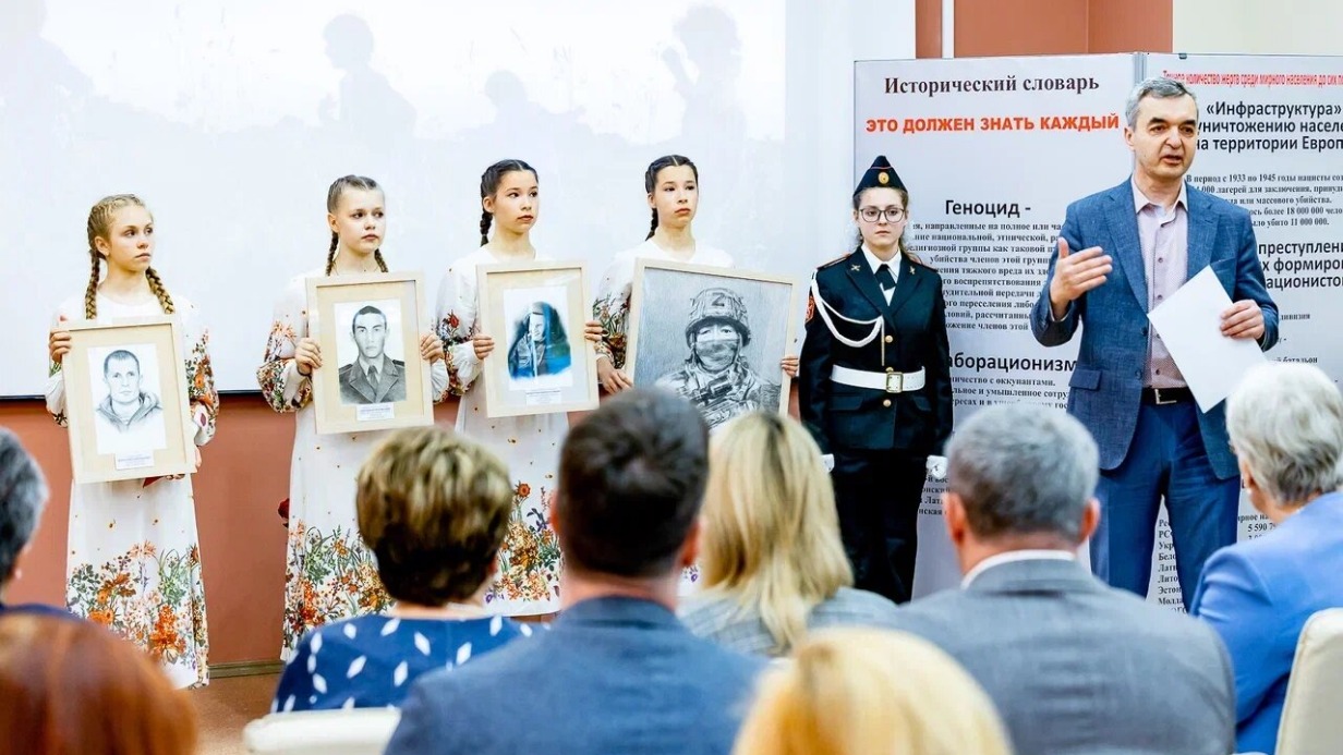 «Донбасс. Возвращение»: в школе № 1164 торжественно открыли первый музей СВО