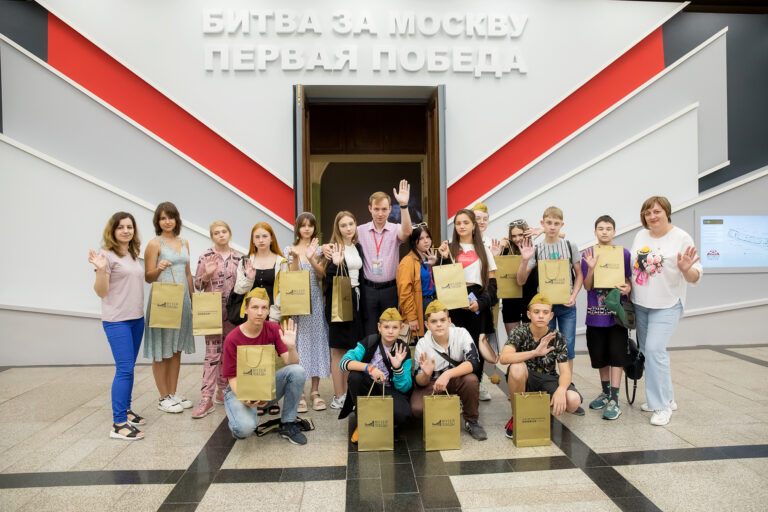 Юнармейцы из Луганской Народной Республики и Херсонской области проходят обучение в оздоровительно-образовательном центре «Патриот»