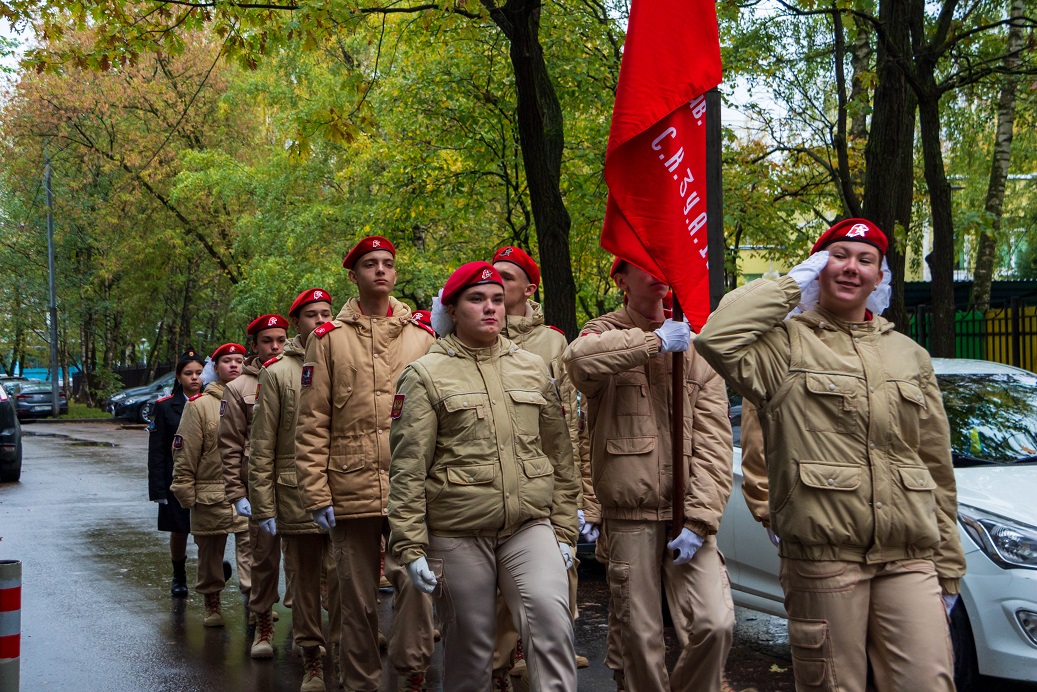 Юнармейцы столицы поздравили ветерана Великой Отечественной войны со 100-летним юбилеем