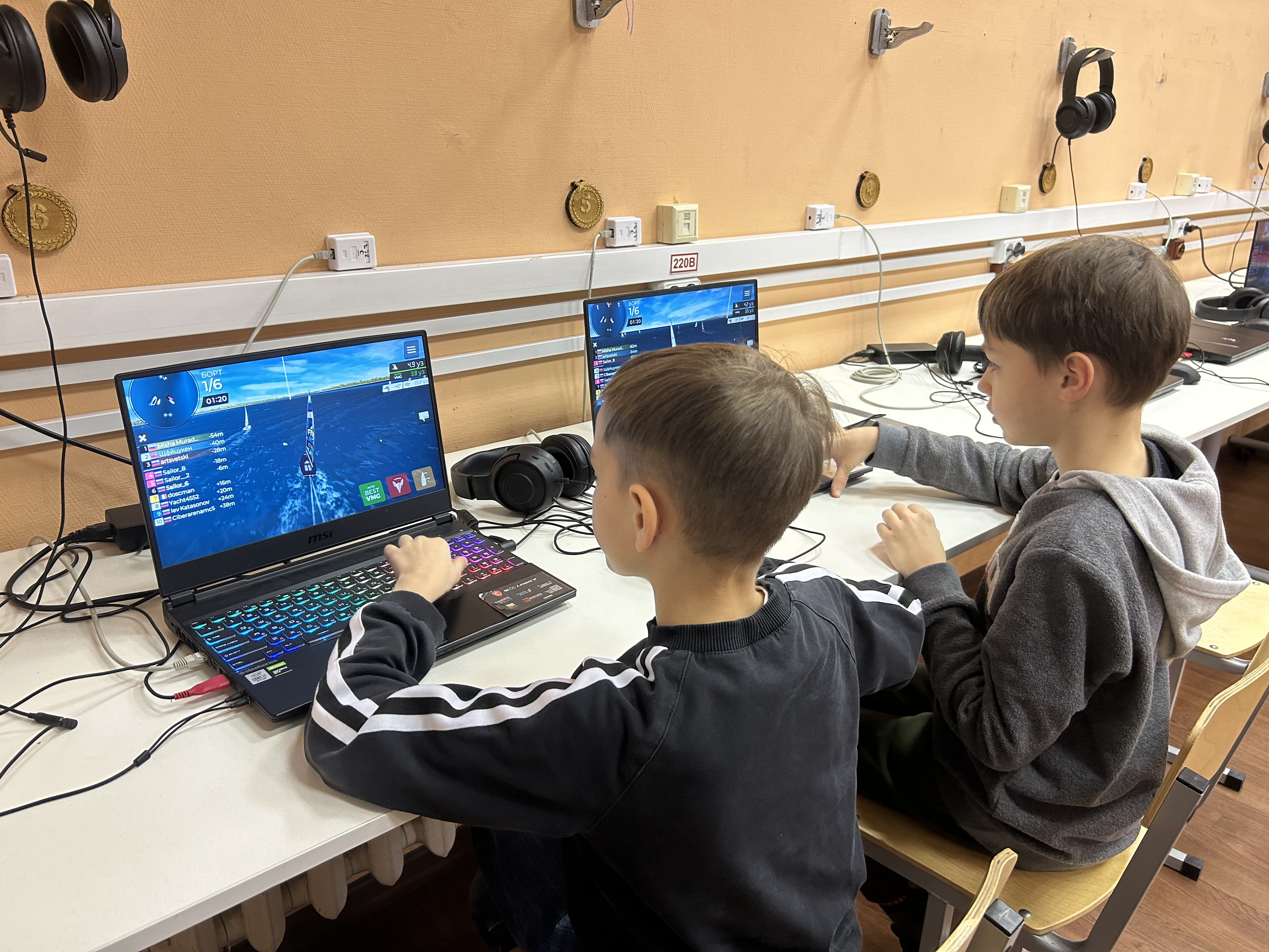 Московские школьники через онлайн-игру познакомились с парусным спортом